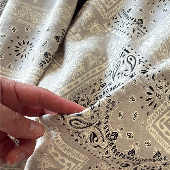 Bruce Lee Paisley hoodie Shoe Palace - Picture 5 of 5